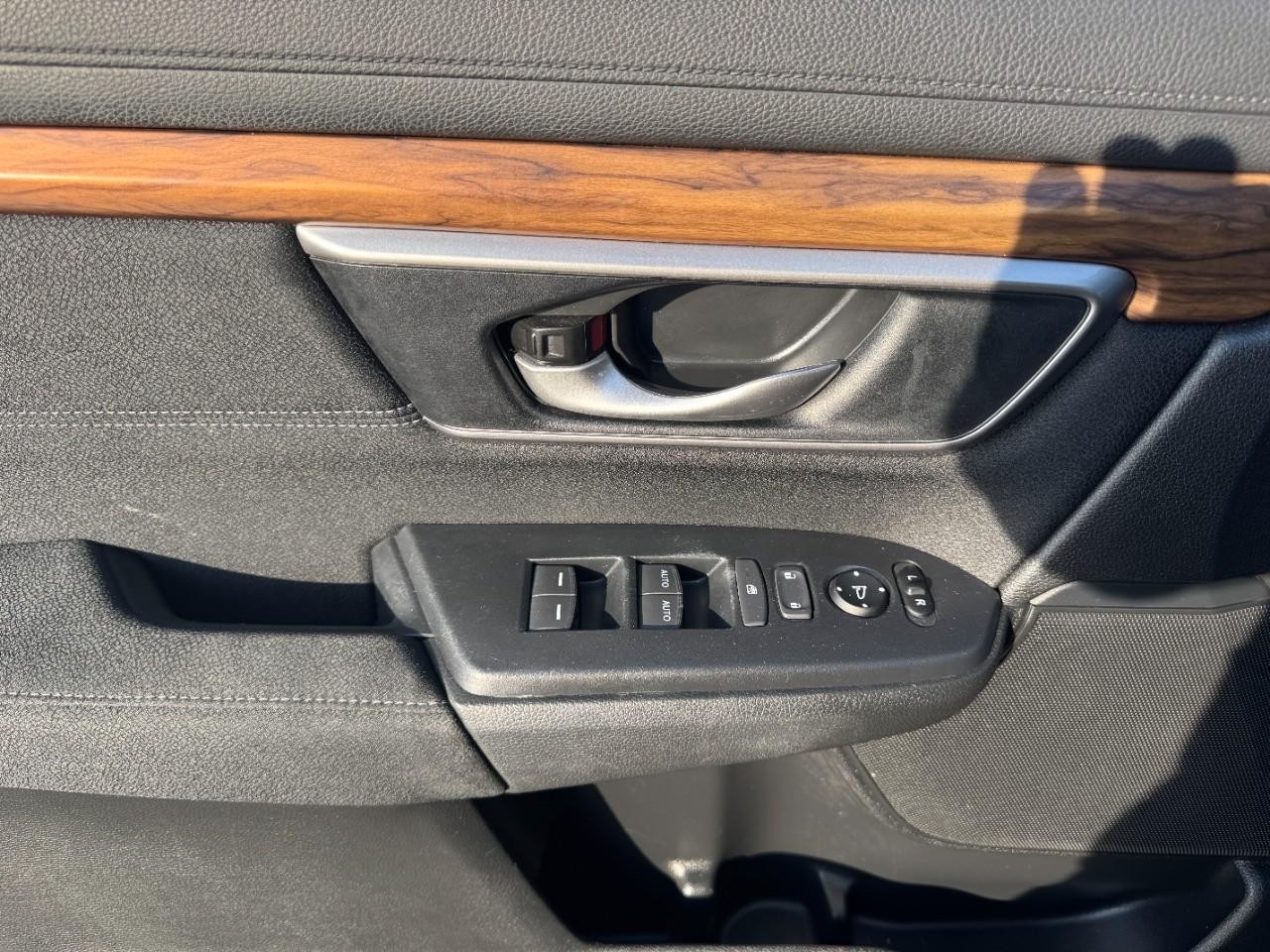 Honda CR-V Vehicle Full-screen Gallery Image 19