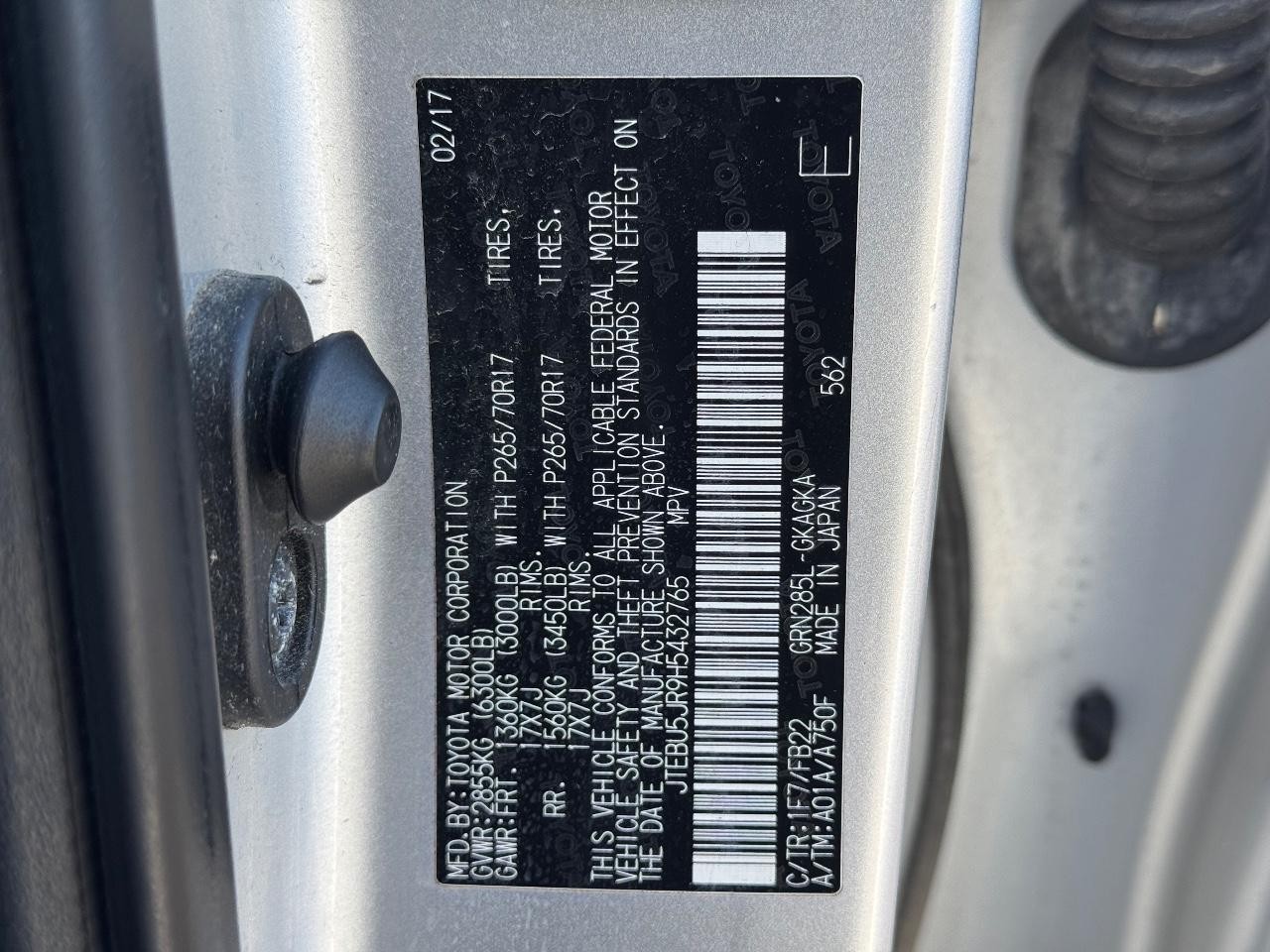 Toyota 4Runner Vehicle Full-screen Gallery Image 26