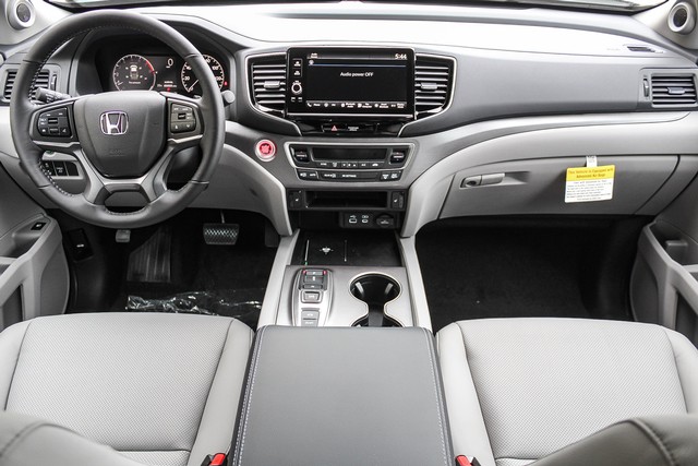 Honda Ridgeline Vehicle Full-screen Gallery Image 15