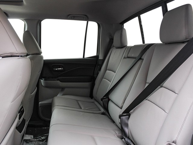 Honda Ridgeline Vehicle Full-screen Gallery Image 22