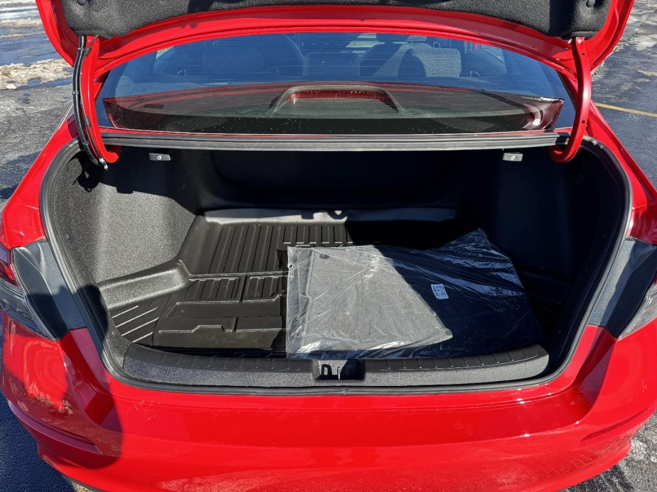 Honda Civic Sedan Vehicle Full-screen Gallery Image 05