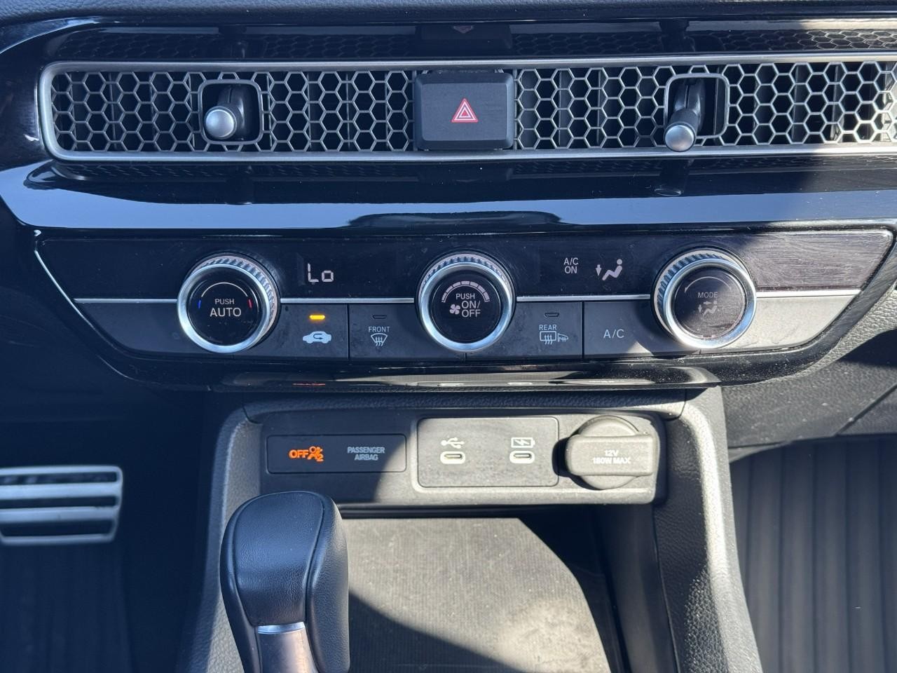 Honda Civic Sedan Vehicle Full-screen Gallery Image 14