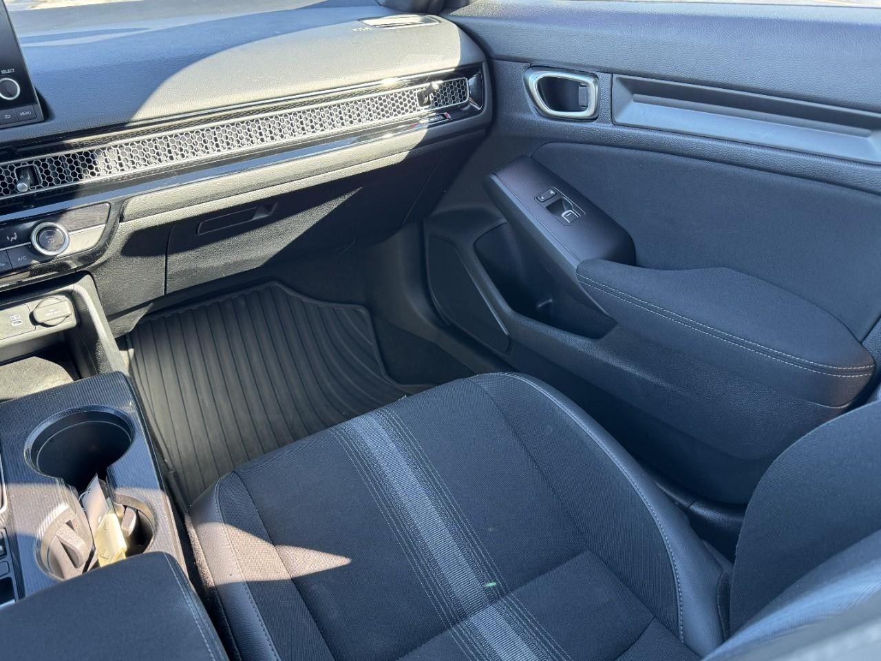 Honda Civic Sedan Vehicle Full-screen Gallery Image 16