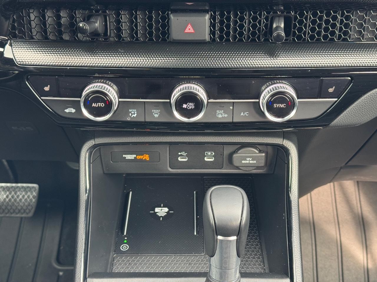 Honda CR-V Vehicle Full-screen Gallery Image 14