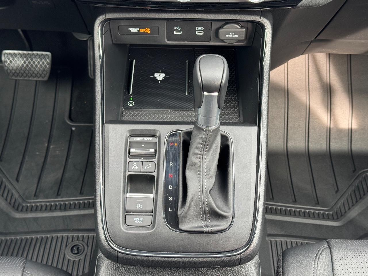 Honda CR-V Vehicle Full-screen Gallery Image 15