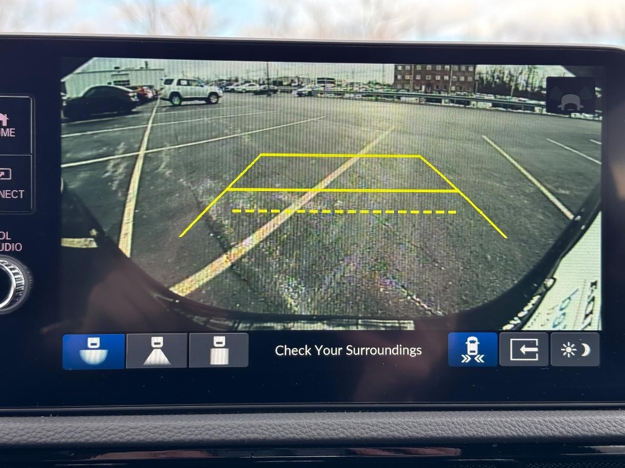 Honda CR-V Vehicle Full-screen Gallery Image 24