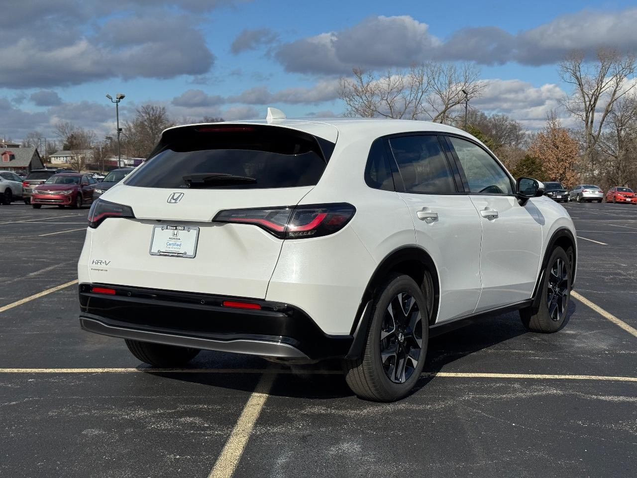 Honda HR-V Vehicle Full-screen Gallery Image 03