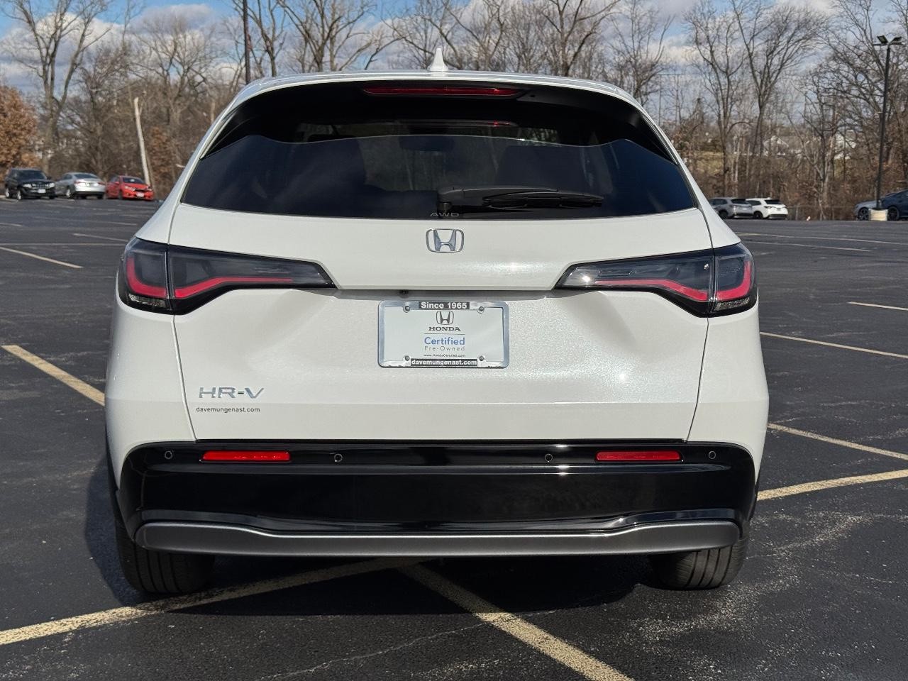 Honda HR-V Vehicle Full-screen Gallery Image 05