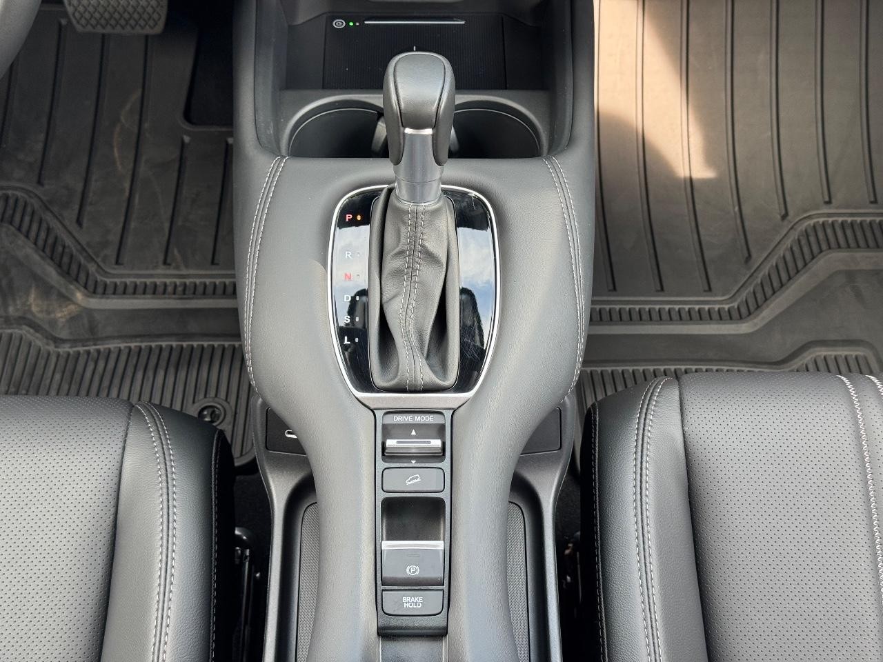 Honda HR-V Vehicle Full-screen Gallery Image 15