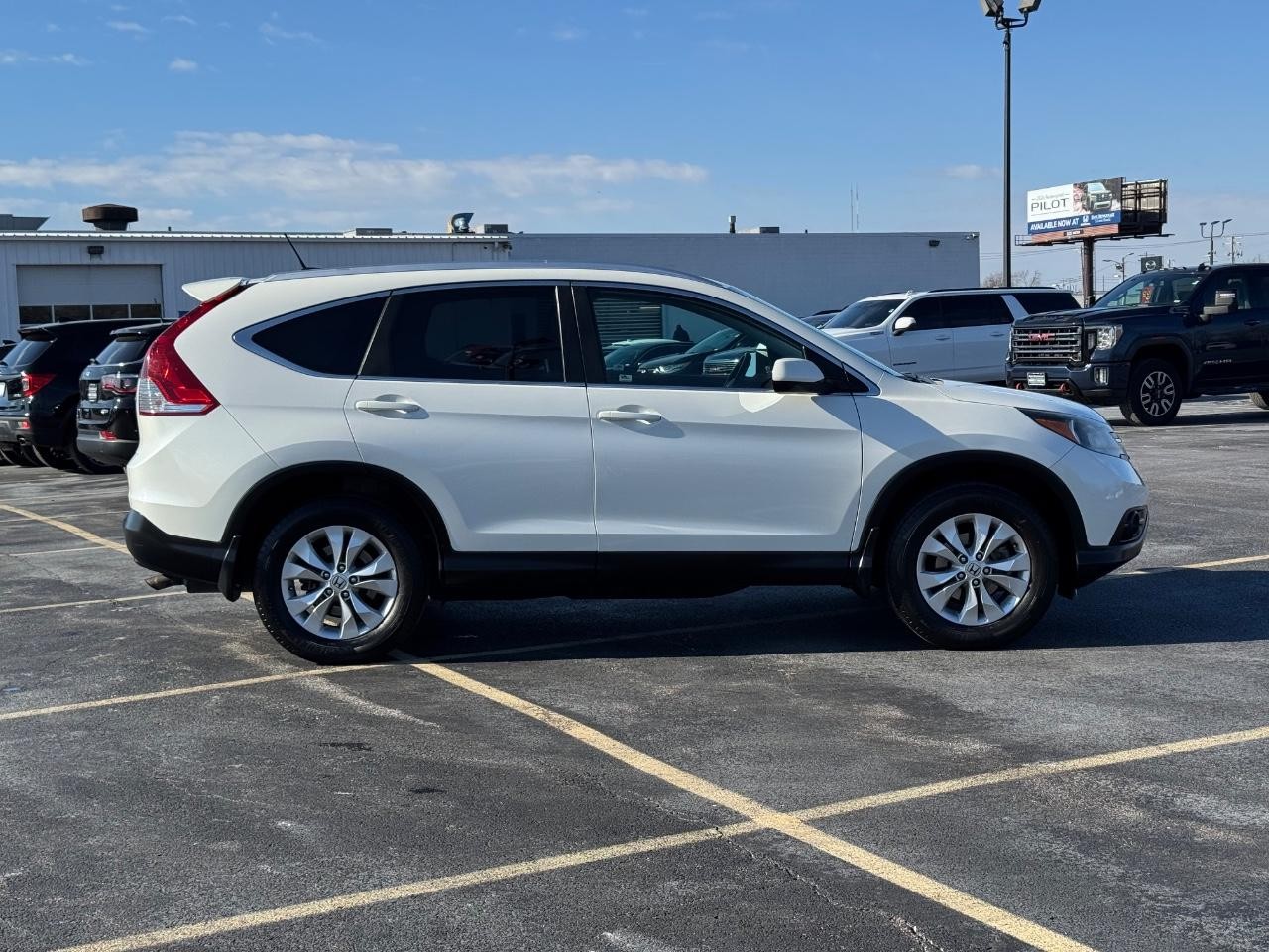 Honda CR-V Vehicle Full-screen Gallery Image 02