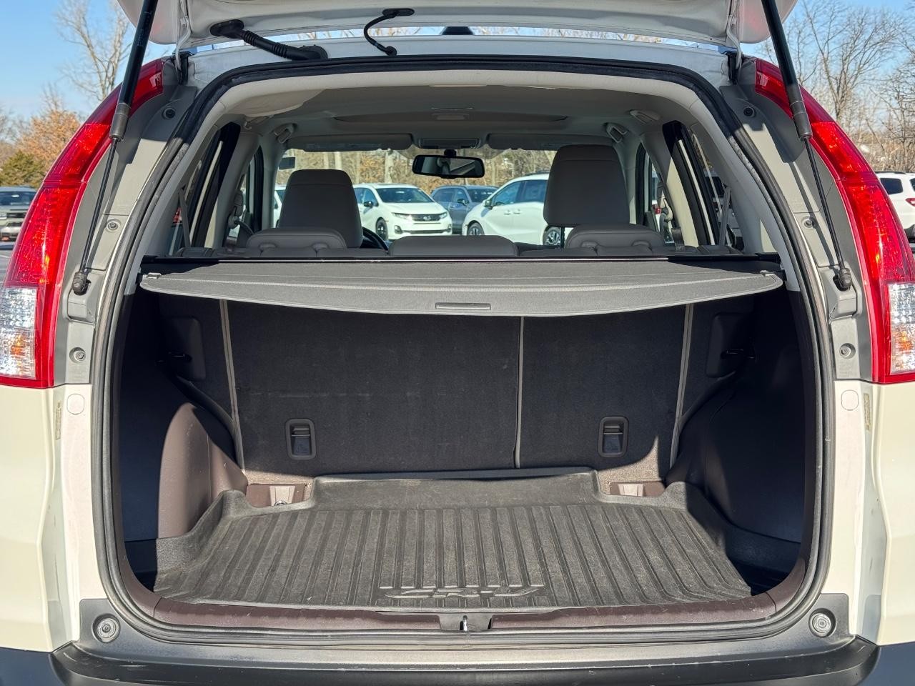 Honda CR-V Vehicle Full-screen Gallery Image 04