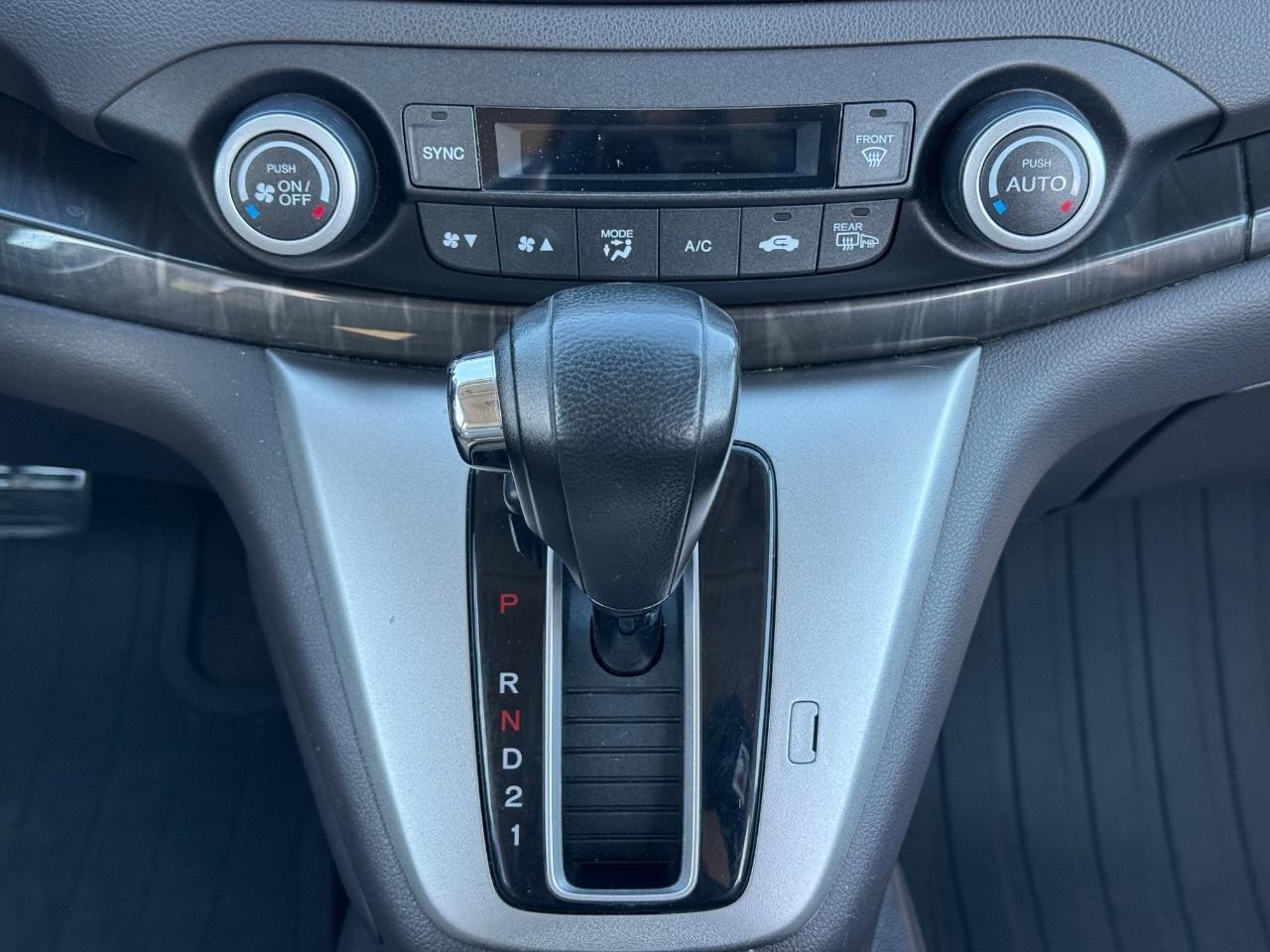 Honda CR-V Vehicle Full-screen Gallery Image 35