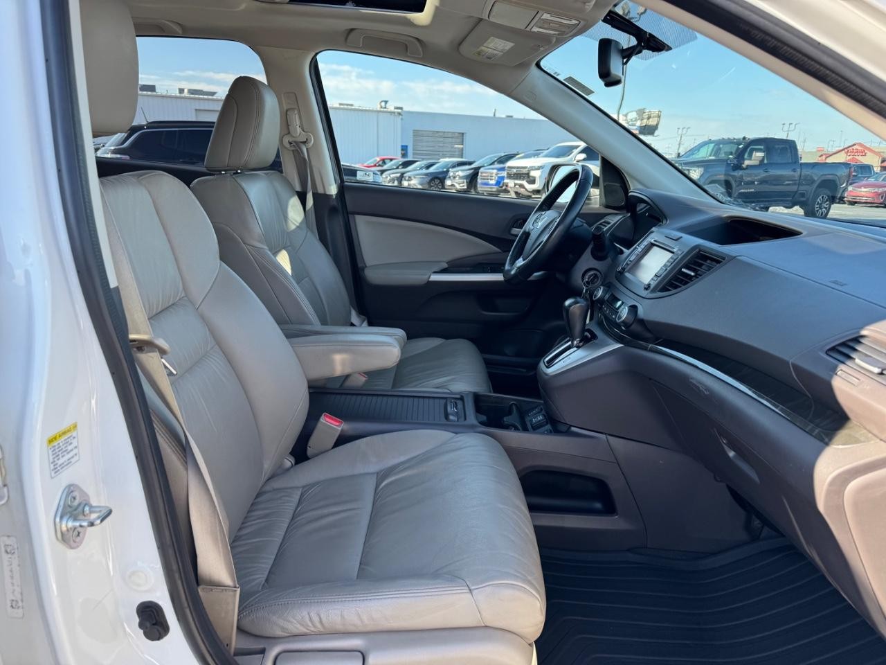 Honda CR-V Vehicle Full-screen Gallery Image 36