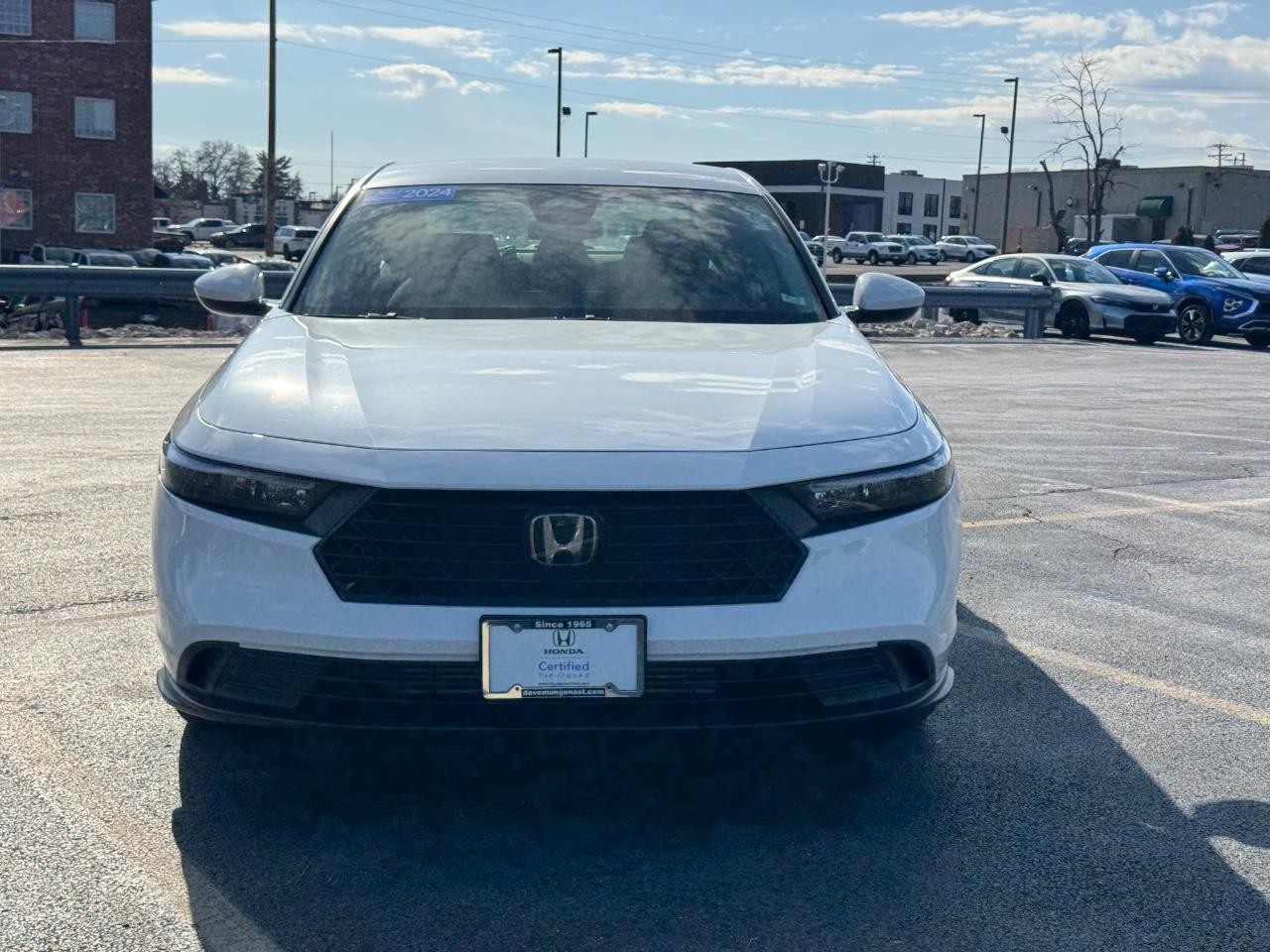 Honda Accord Sedan Vehicle Full-screen Gallery Image 09