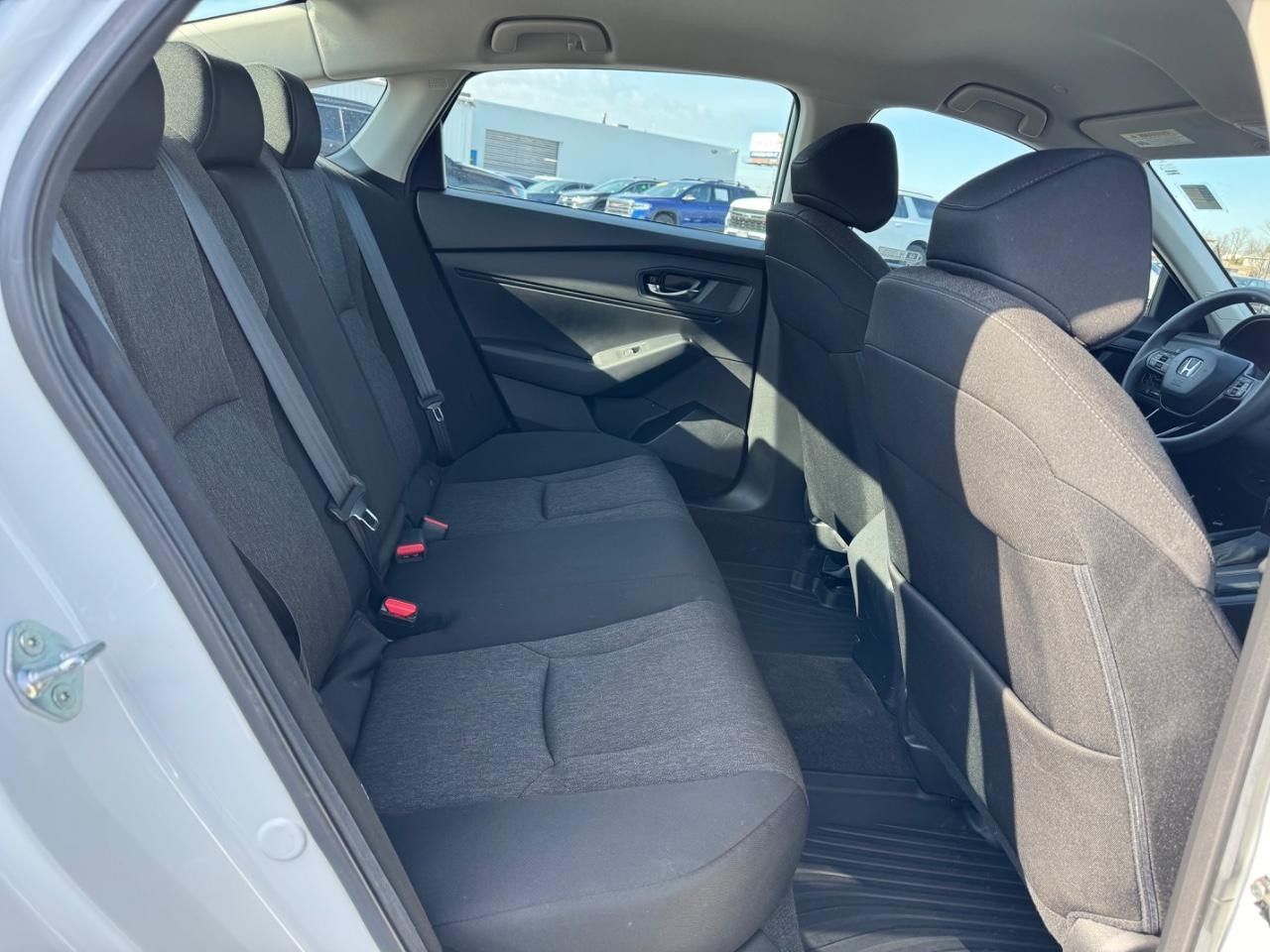 Honda Accord Sedan Vehicle Full-screen Gallery Image 10