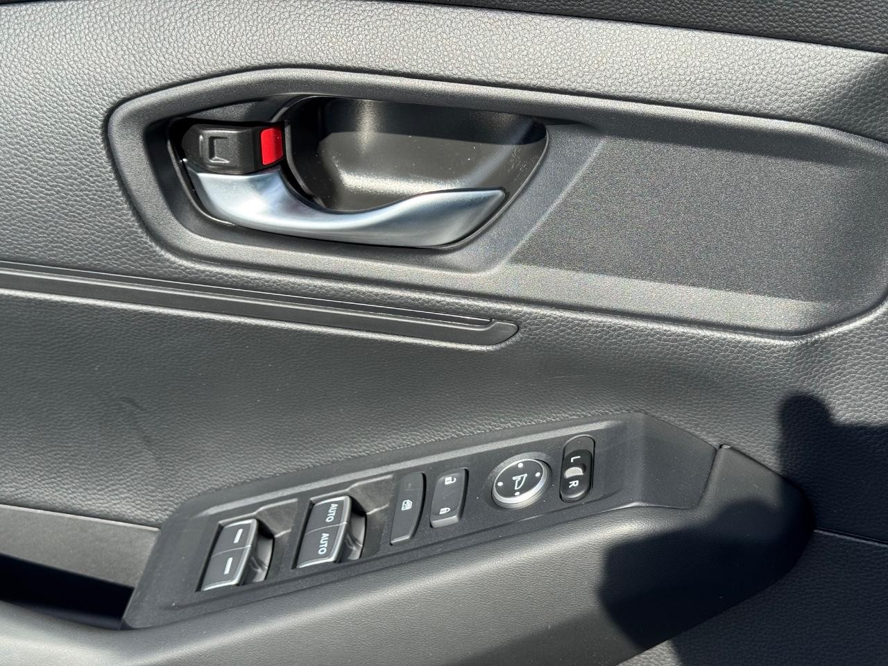 Honda Accord Sedan Vehicle Full-screen Gallery Image 22