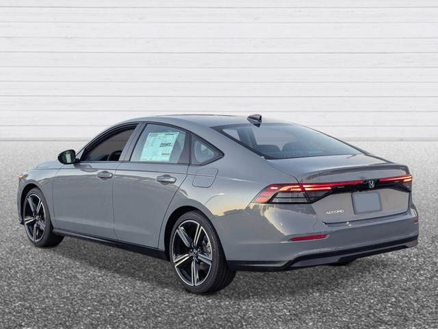 Honda Accord Sedan Vehicle Full-screen Gallery Image 03