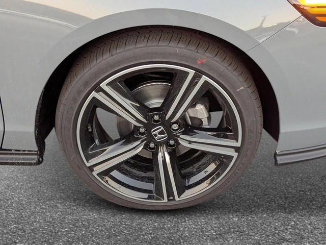 Honda Accord Sedan Vehicle Full-screen Gallery Image 07