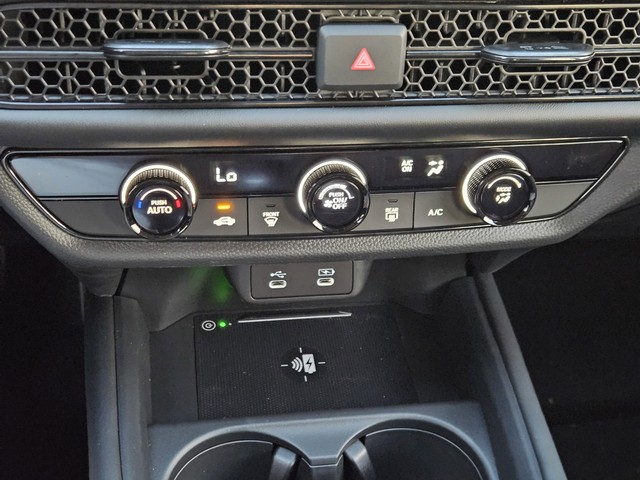 Honda HR-V Vehicle Full-screen Gallery Image 16