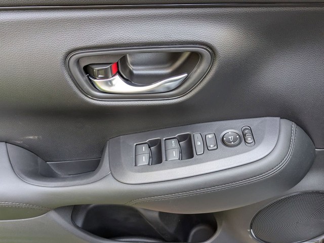 Honda HR-V Vehicle Full-screen Gallery Image 19