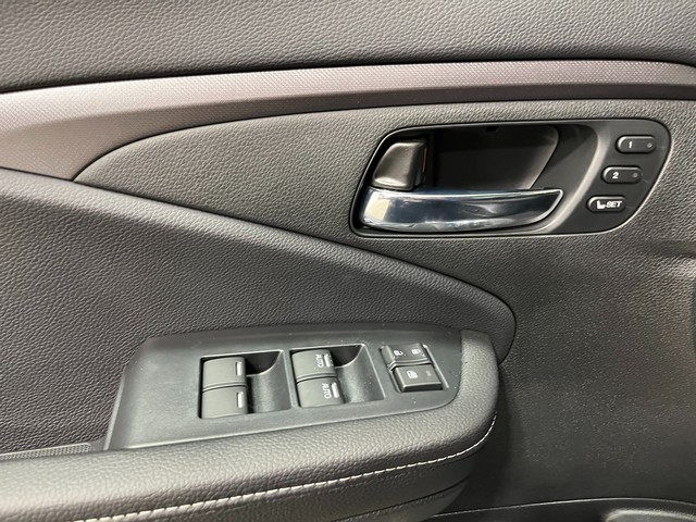 Honda Ridgeline Vehicle Full-screen Gallery Image 13