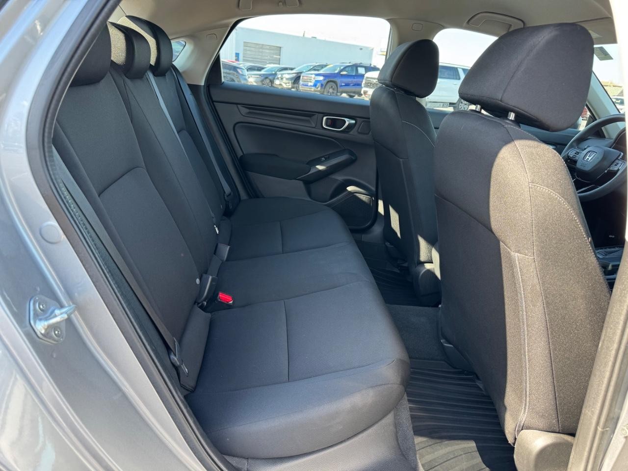 Honda Civic Hatchback Vehicle Full-screen Gallery Image 10