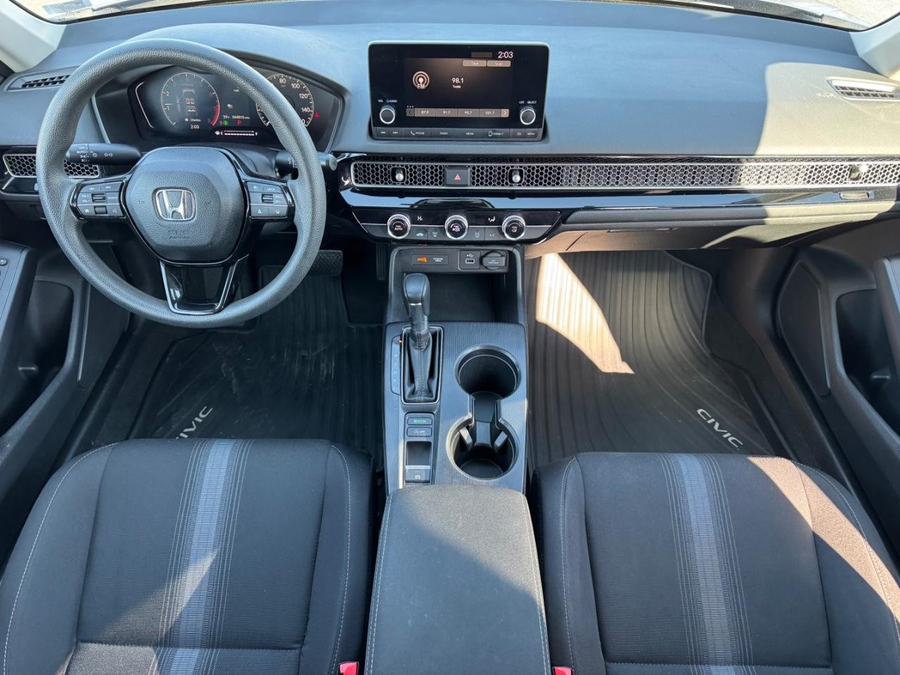 Honda Civic Hatchback Vehicle Full-screen Gallery Image 11