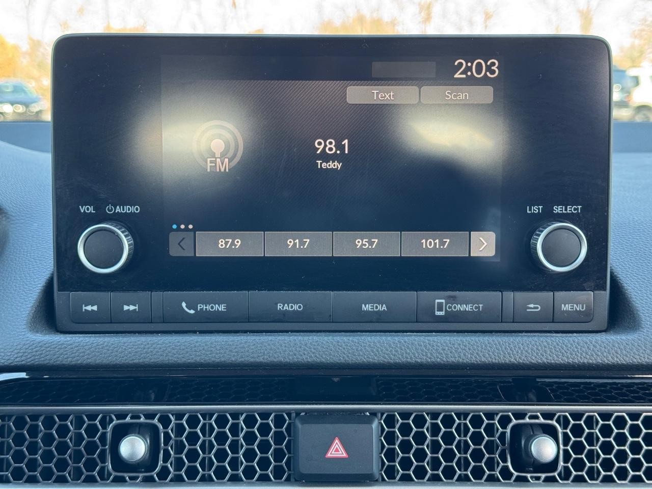 Honda Civic Hatchback Vehicle Full-screen Gallery Image 13