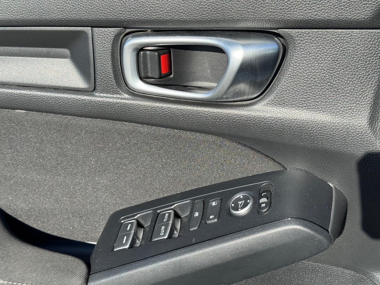 Honda Civic Hatchback Vehicle Full-screen Gallery Image 23