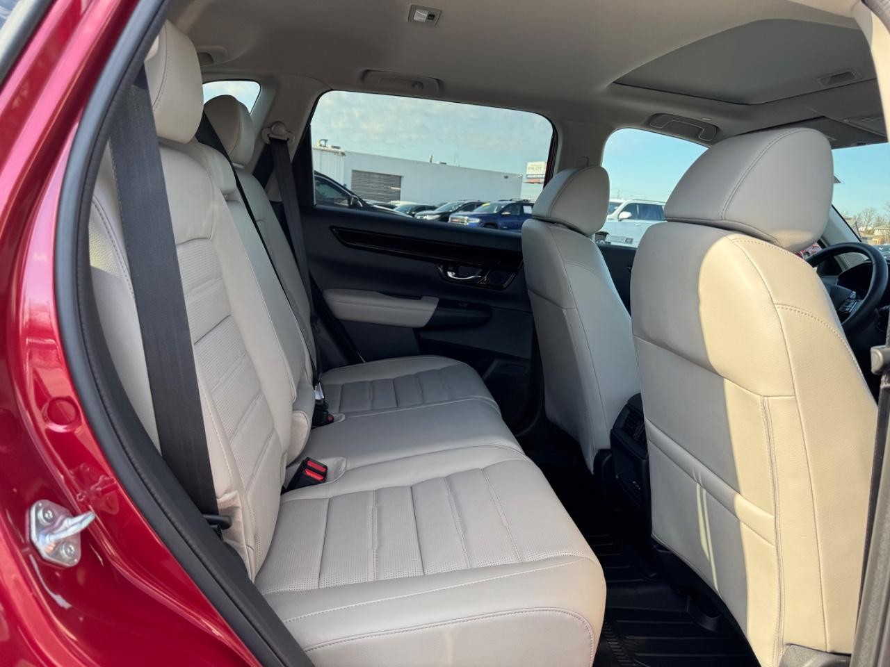 Honda CR-V Vehicle Full-screen Gallery Image 10