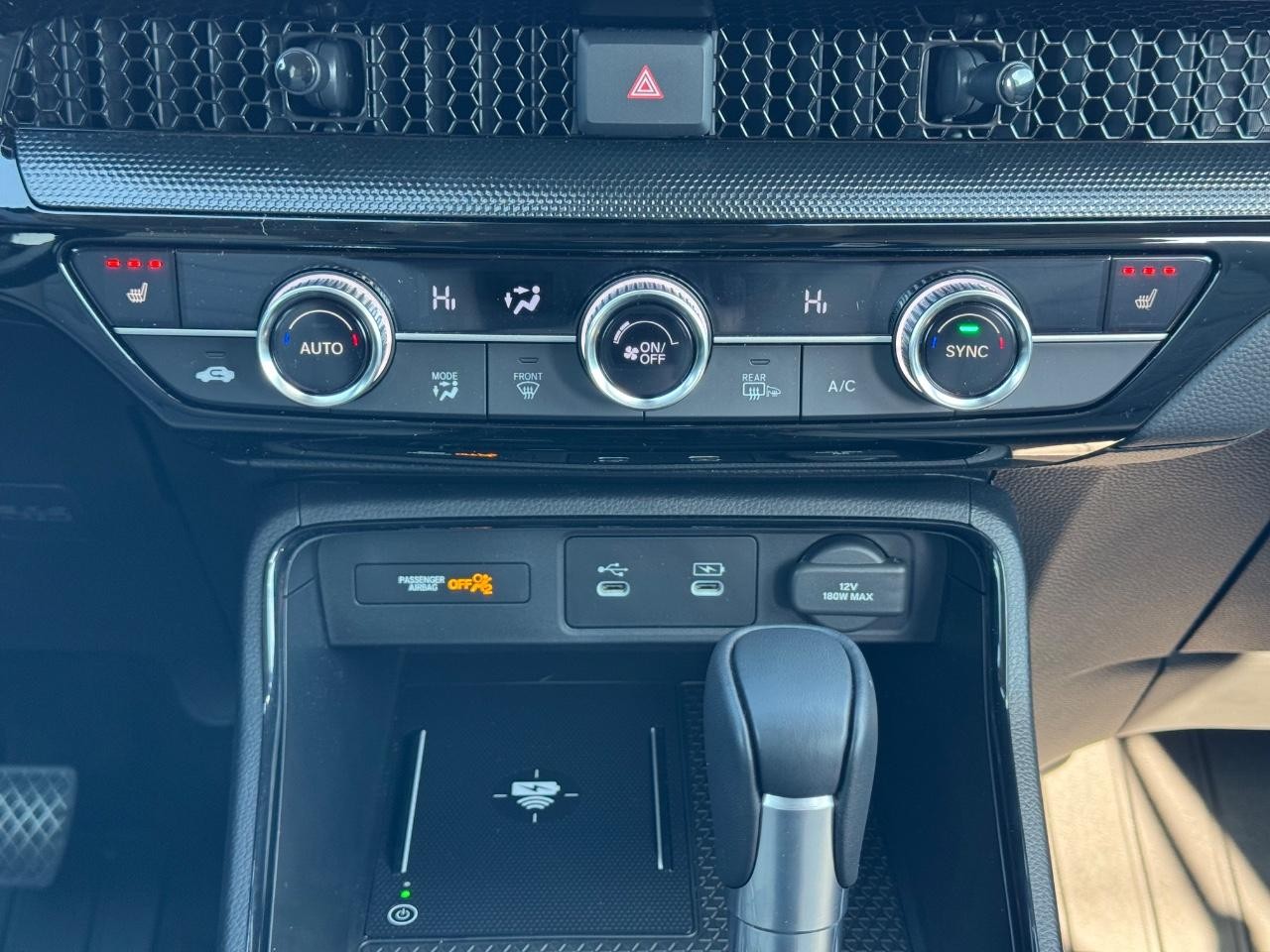 Honda CR-V Vehicle Full-screen Gallery Image 14