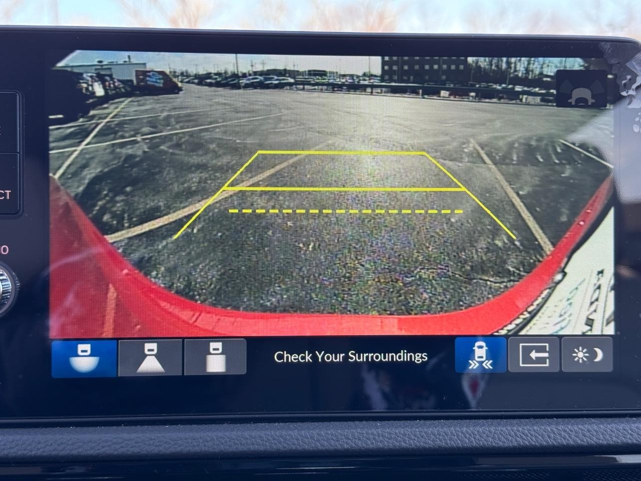 Honda CR-V Vehicle Full-screen Gallery Image 24