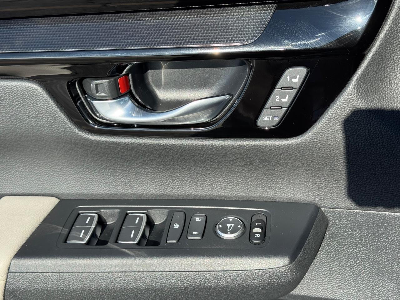 Honda CR-V Vehicle Full-screen Gallery Image 25