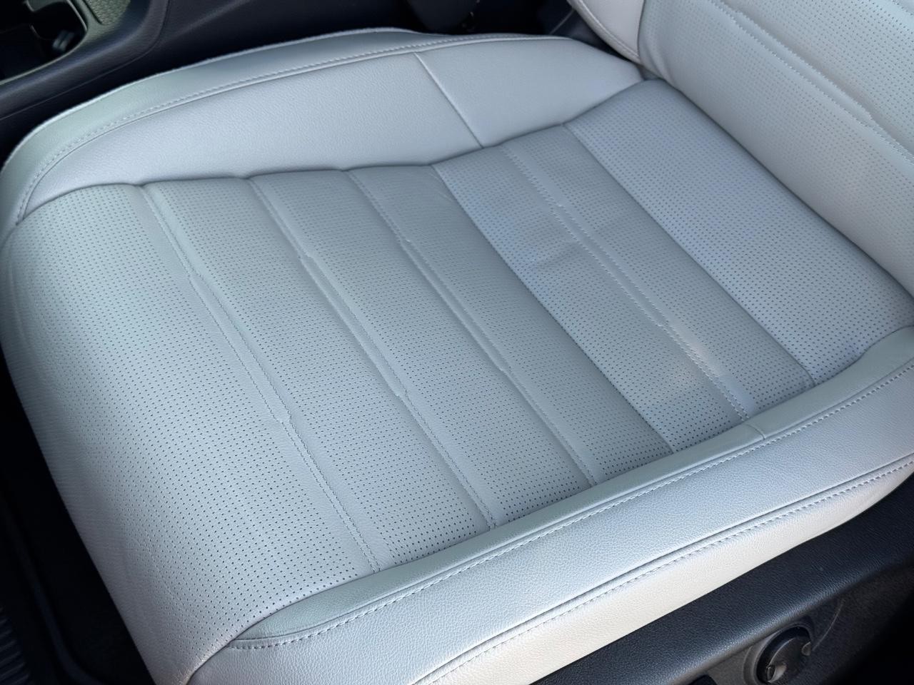 Honda CR-V Vehicle Full-screen Gallery Image 26