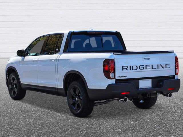 Honda Ridgeline Vehicle Full-screen Gallery Image 02