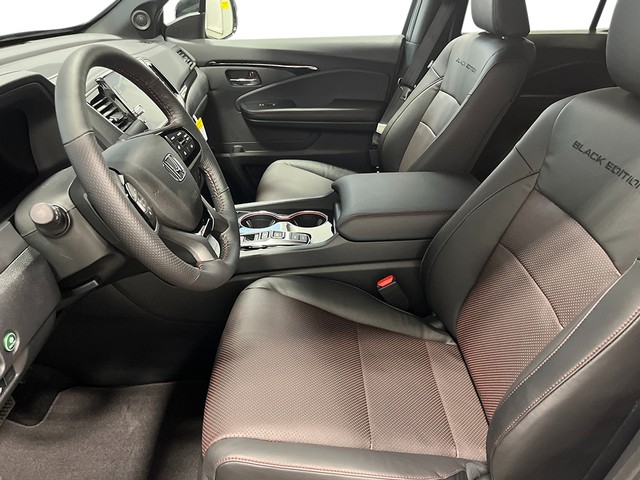 Honda Ridgeline Vehicle Full-screen Gallery Image 09