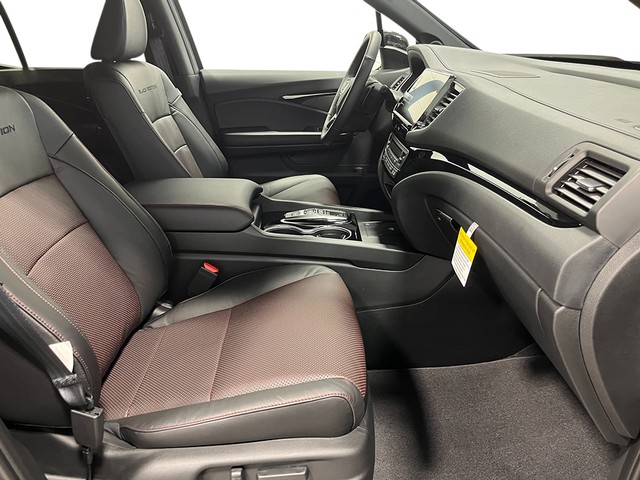 Honda Ridgeline Vehicle Full-screen Gallery Image 24