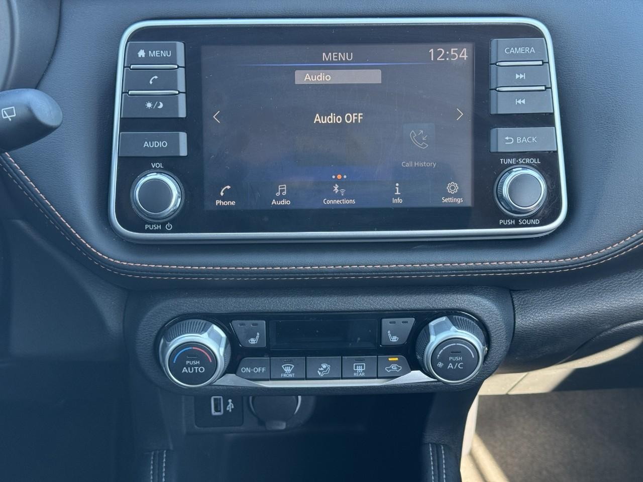 Nissan Kicks Vehicle Full-screen Gallery Image 13