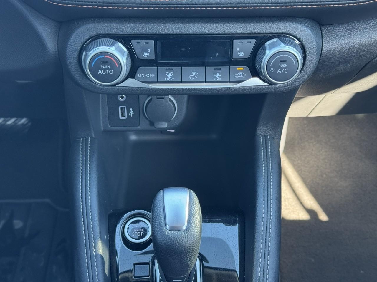 Nissan Kicks Vehicle Full-screen Gallery Image 14