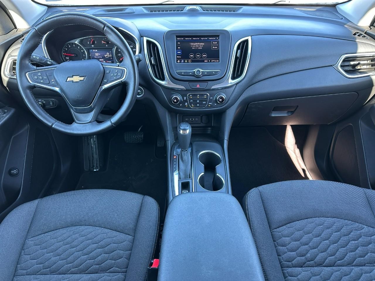 Chevrolet Equinox Vehicle Full-screen Gallery Image 11