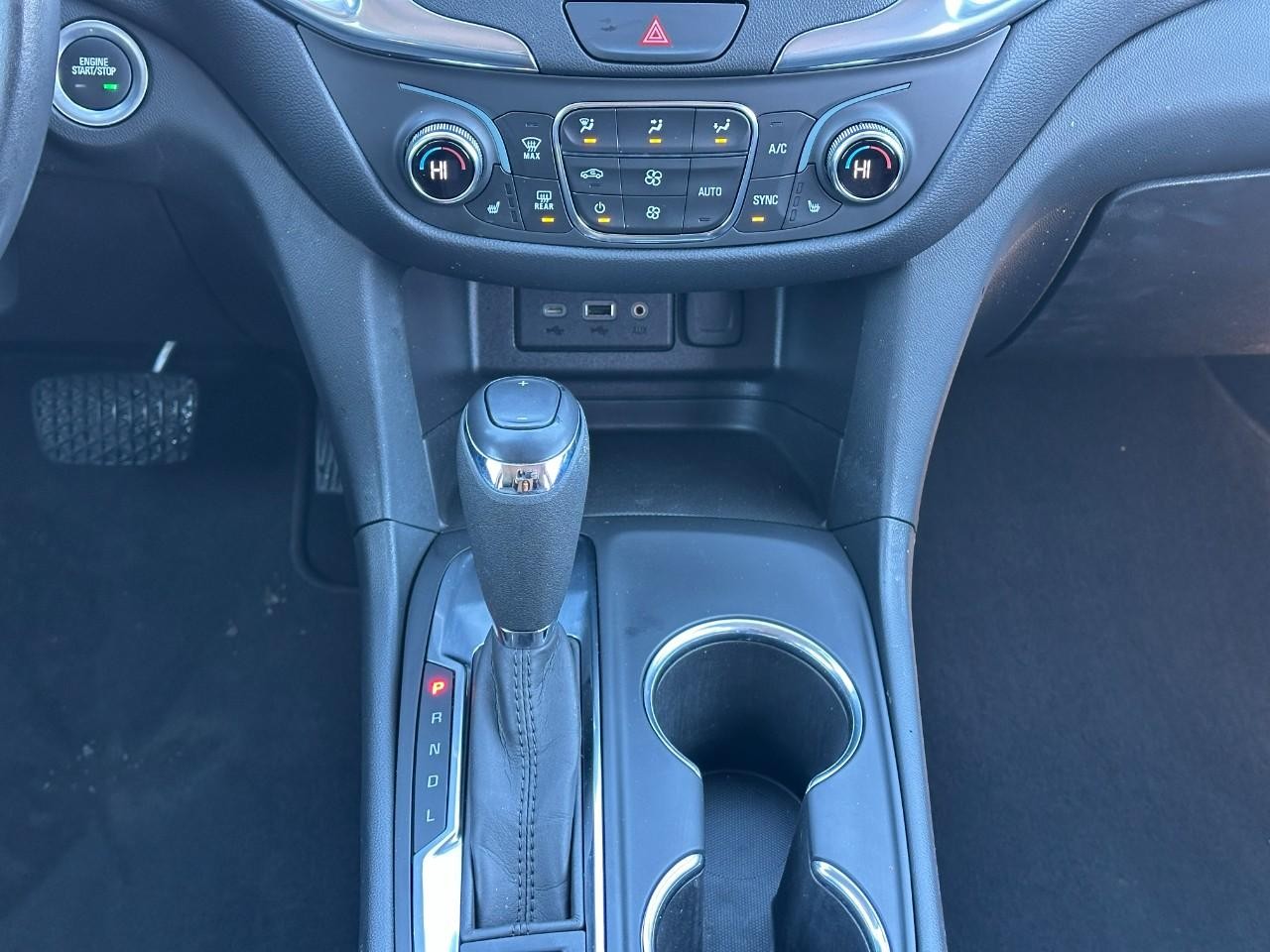 Chevrolet Equinox Vehicle Full-screen Gallery Image 14