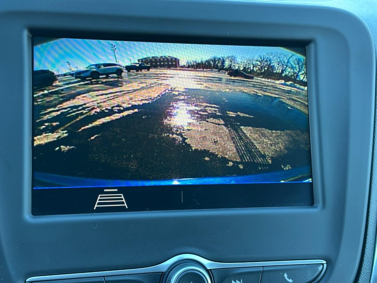 Chevrolet Equinox Vehicle Full-screen Gallery Image 22