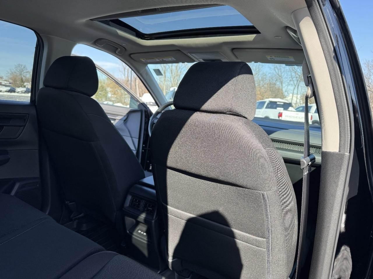 Honda CR-V Vehicle Full-screen Gallery Image 23