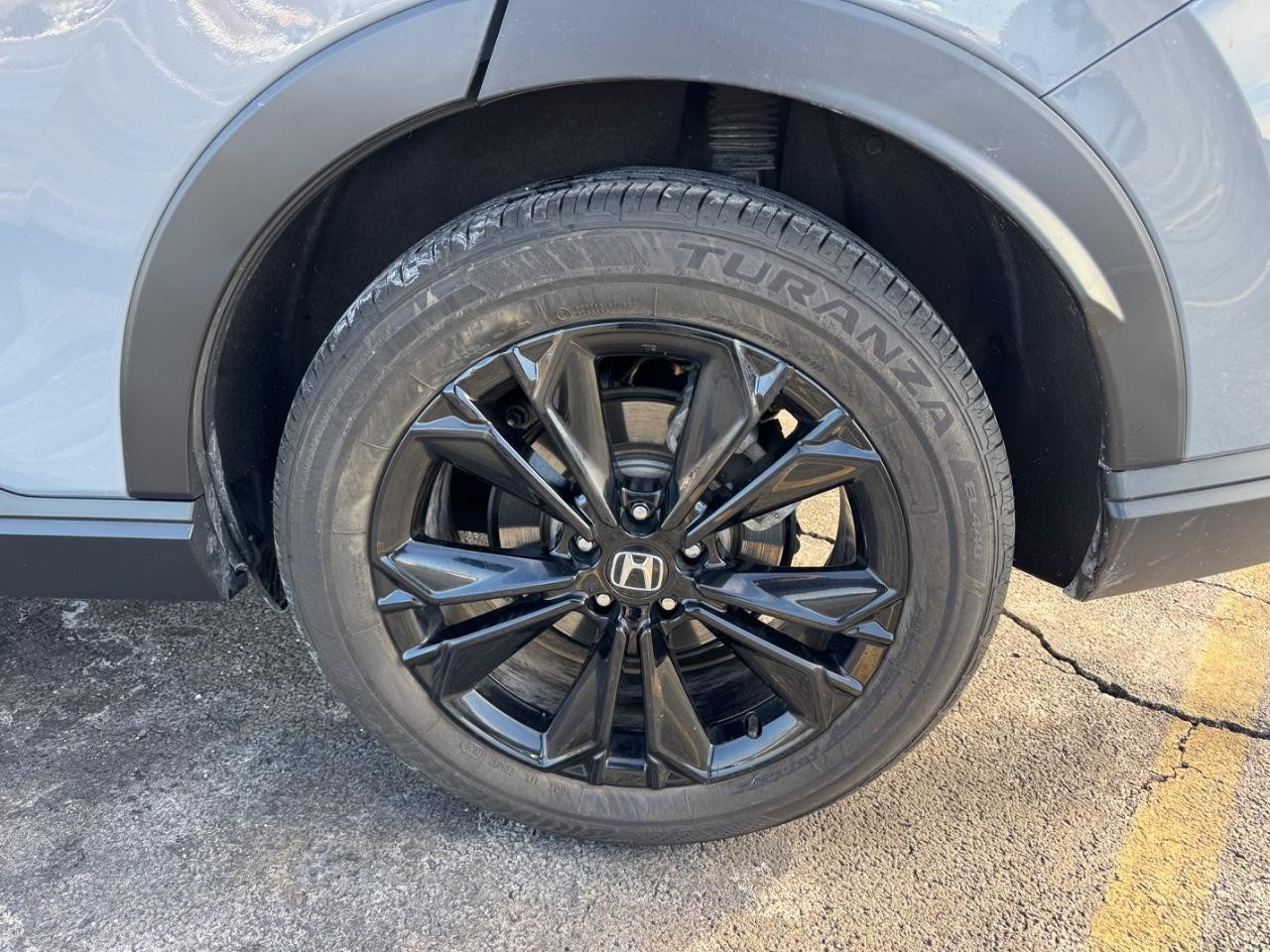 Honda CR-V Hybrid Vehicle Full-screen Gallery Image 07