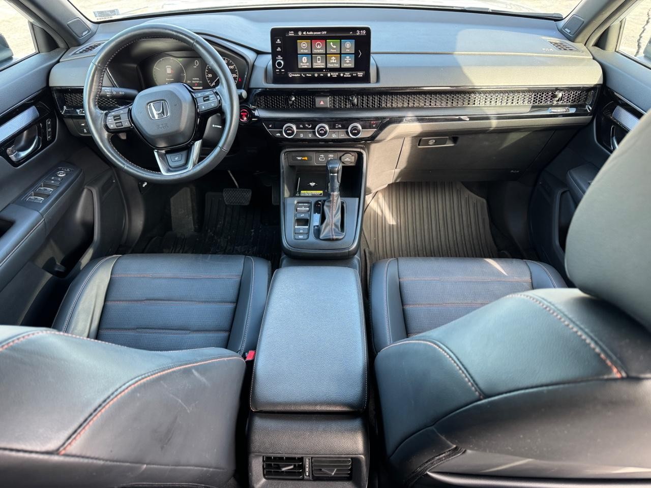 Honda CR-V Hybrid Vehicle Full-screen Gallery Image 11