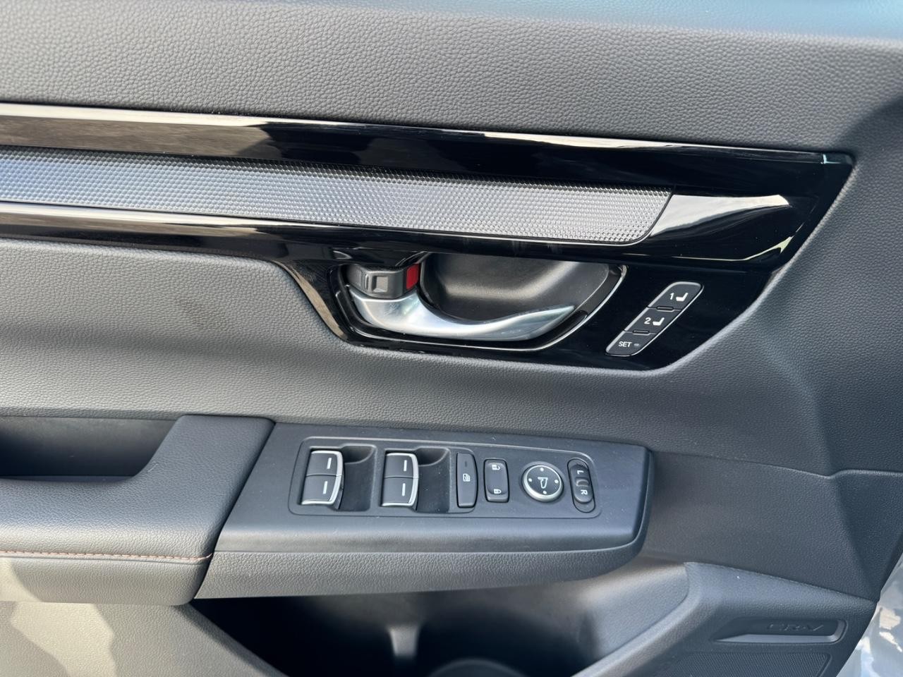 Honda CR-V Hybrid Vehicle Full-screen Gallery Image 19