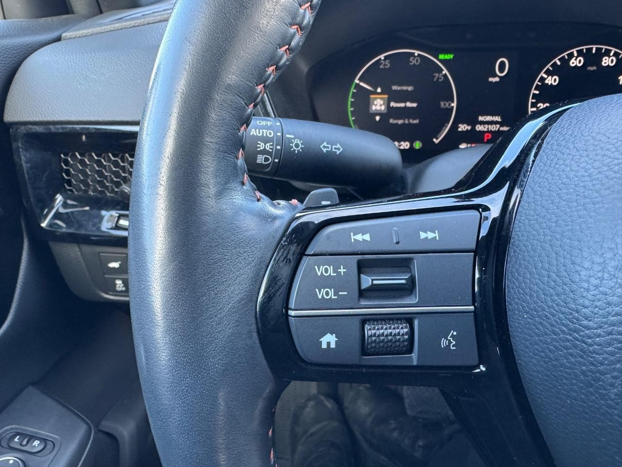 Honda CR-V Hybrid Vehicle Full-screen Gallery Image 20