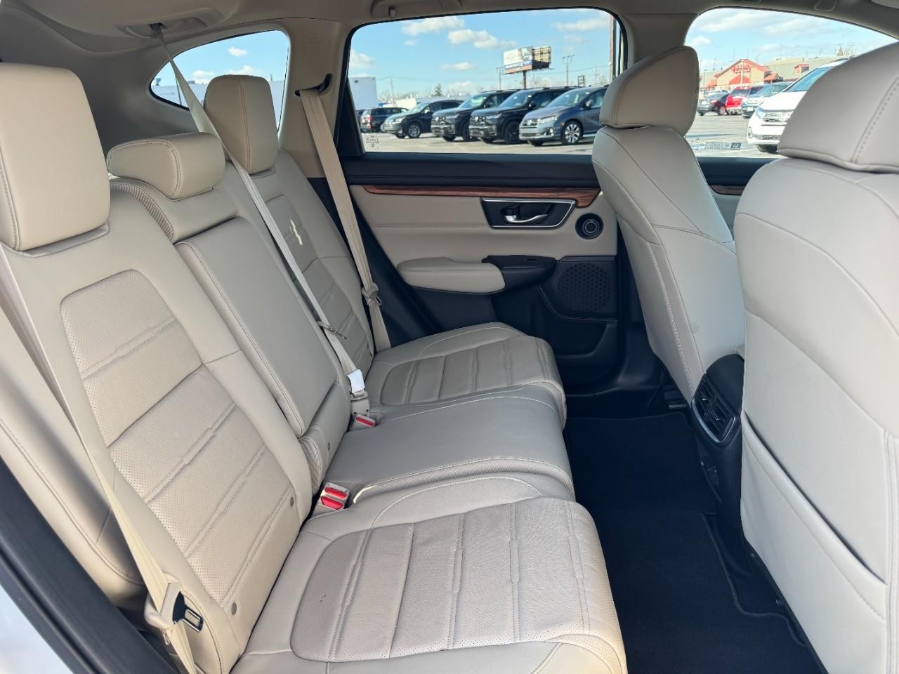 Honda CR-V Vehicle Full-screen Gallery Image 10