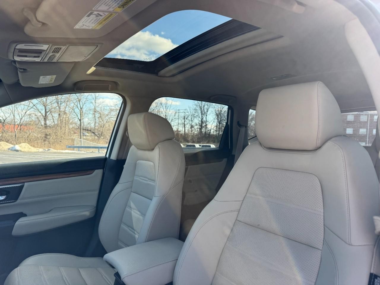 Honda CR-V Vehicle Full-screen Gallery Image 24