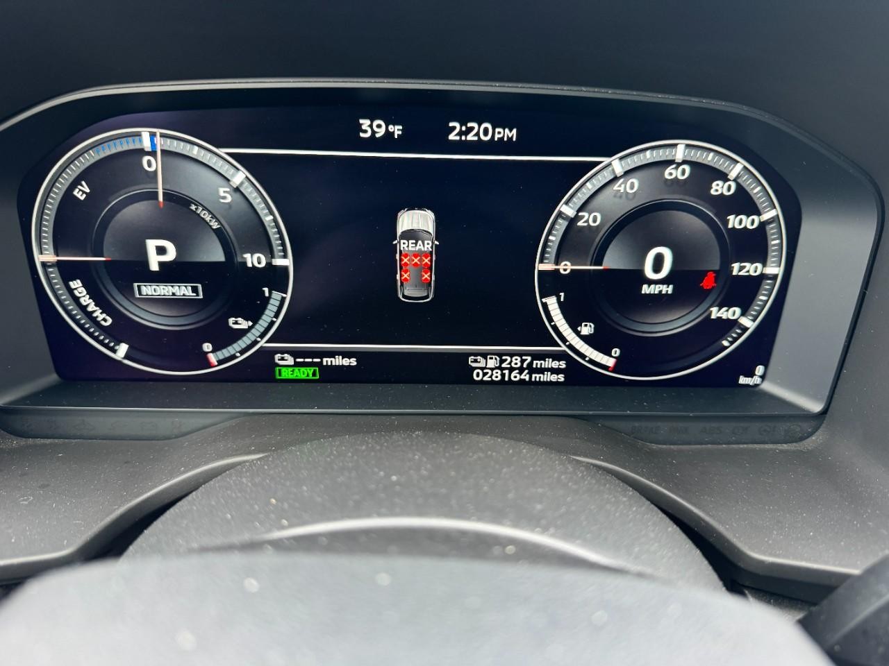 Mitsubishi Outlander PHEV Vehicle Full-screen Gallery Image 21